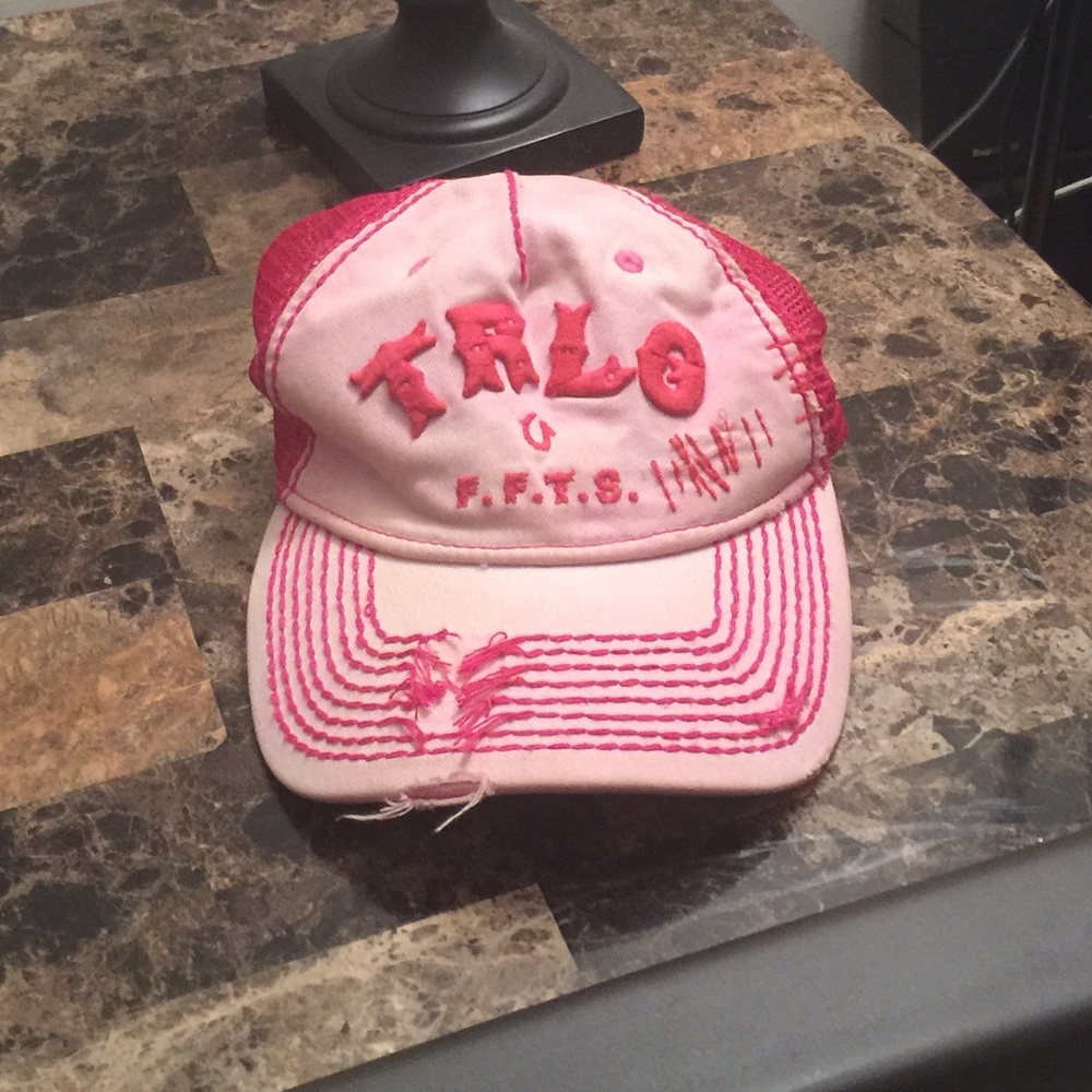 TRUE RELIGION HAT